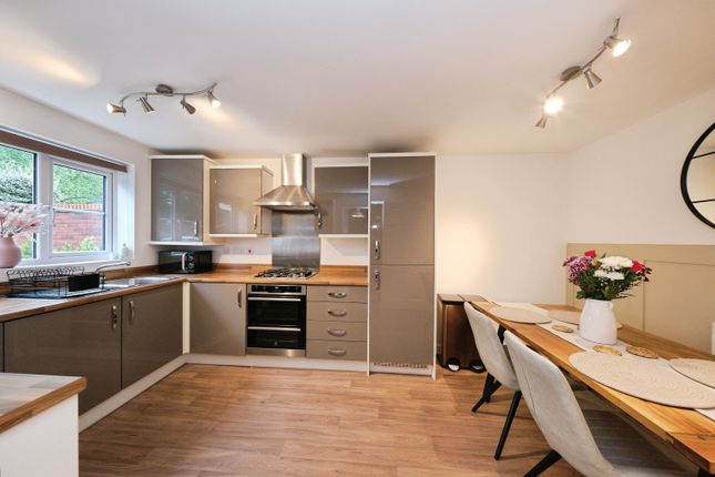 11, Lightning Grove, Nottingham photo 4