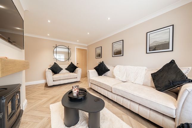 13 Meadowcroft Close, Leicester photo 4
