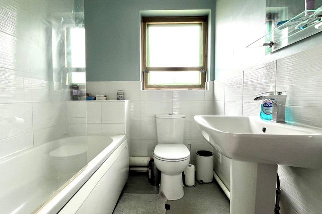 26, St. James Close, Derbyshire photo 4