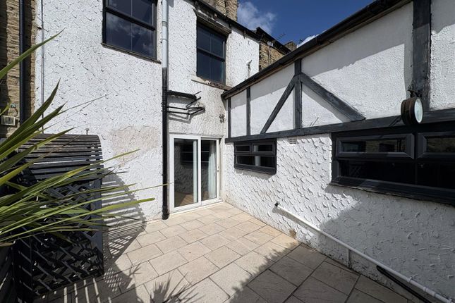 22, Tanner Street, Liversedge photo 3