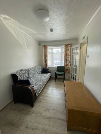 Armstrong Close, Dagenham photo 5