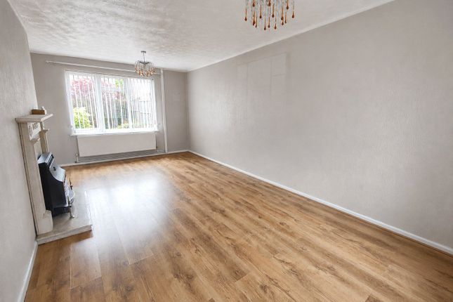 2, Smillie Place, Staffordshire photo 3