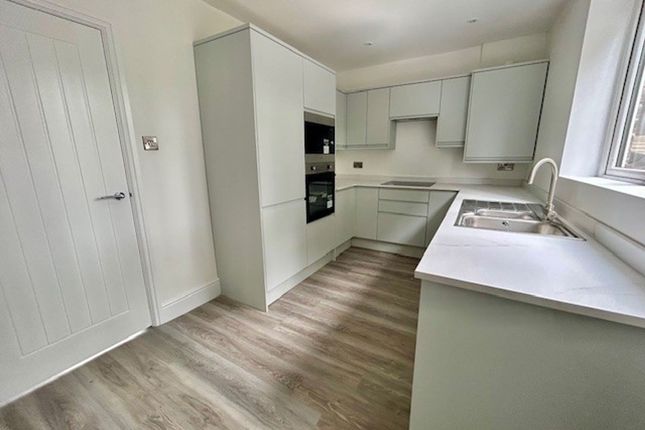 21 Kenworthy Lane, Manchester photo 2