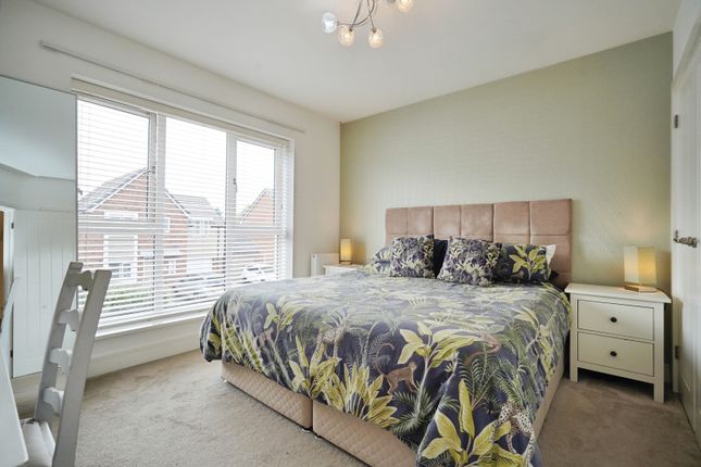 5, Rowan Drive, Burton-on-Trent photo 4