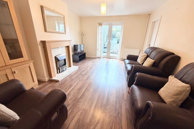 19, Lynbrook Close, Dudley photo 4