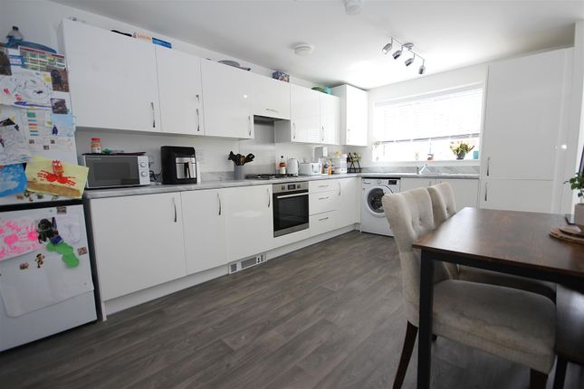 22, Willowherb Road, Southampton photo 4