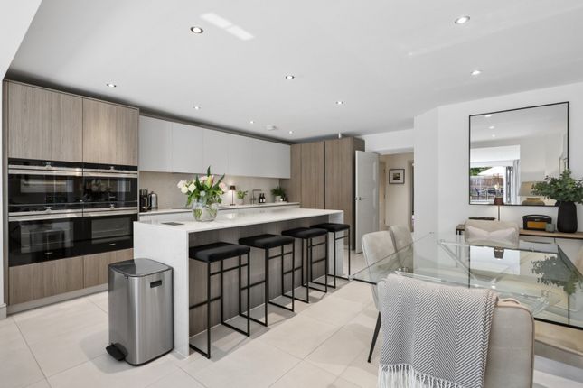 3 Archers Place,, Leatherhead Road, Leatherhead photo 2