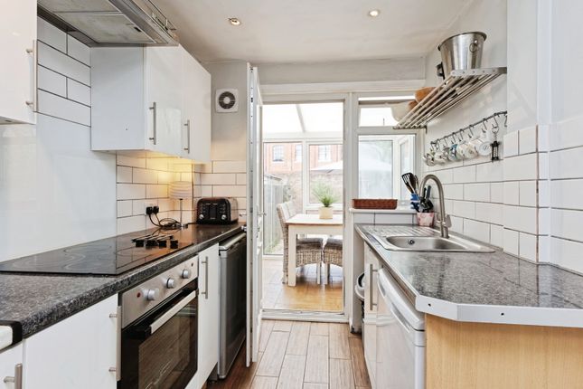 13, St. Stephens Close, Kent photo 4