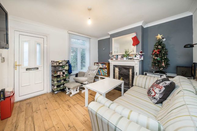 31, Hawks Road, Kingston Upon Thames photo 4