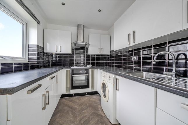 42, Avalon Close, Enfield photo 3