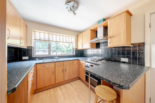 9 Wayside Grove, Harrogate photo 2