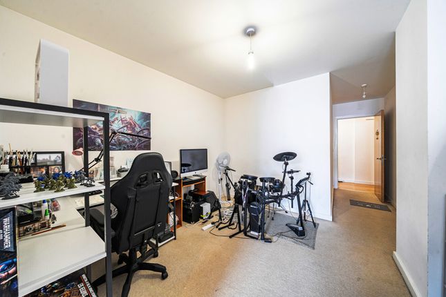 Flat 2, Portman House 16-20,, Victoria Road, Romford photo 3