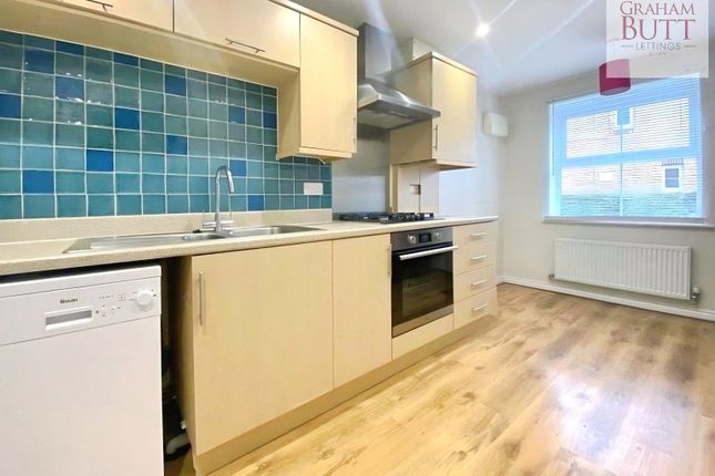 51, Hollist Chase, Littlehampton photo 4