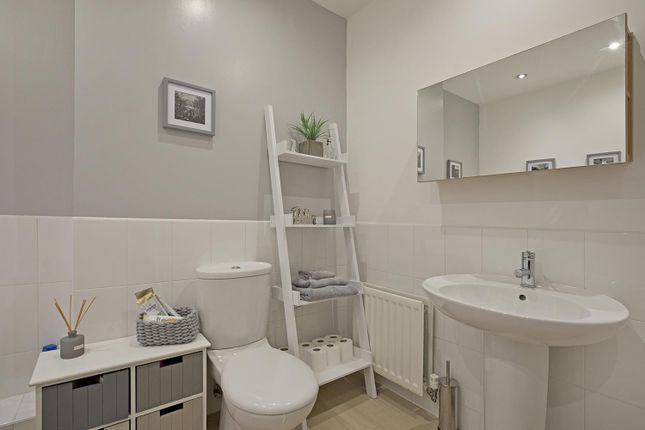 Town house for sale in College Drive, Ilkley