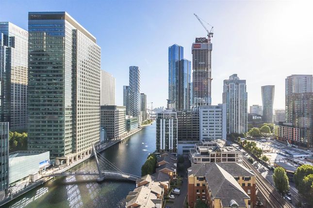 Flat for sale in Bagshaw Building, Canary Wharf