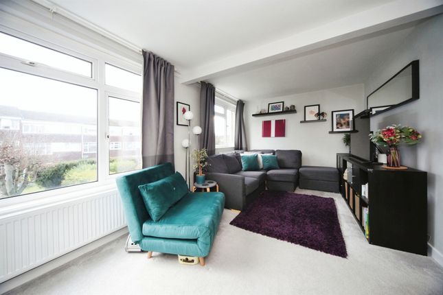 Town house for sale in Bowles Way, Dunstable