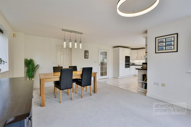 8, Hawthorn Close, Whalley photo 3
