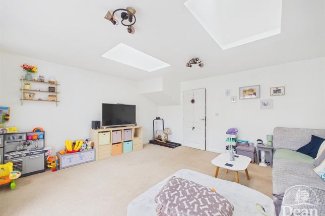 17, Bledisloe Way, Lydney photo 4