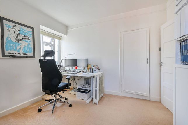 Flat for sale in Sutton Court Road, Chiswick, London
