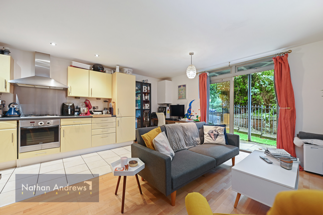 5, Hunt Close, London photo 3