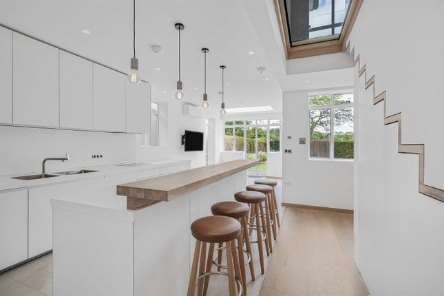 Kitchen1 (2).Jpg