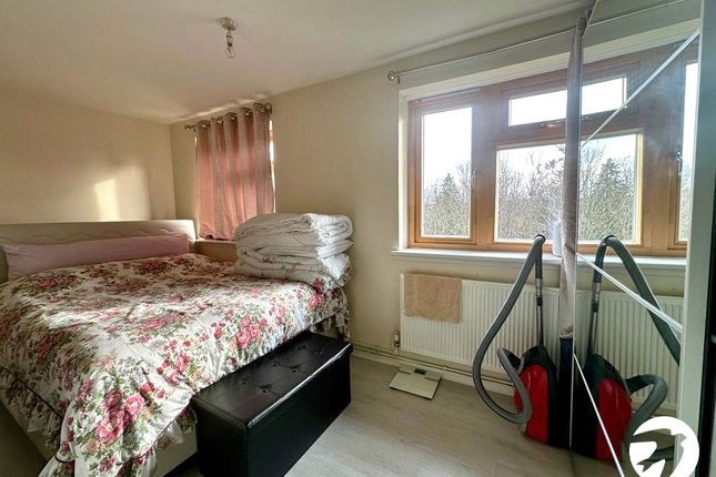 Flat for sale in Eltham Road, London