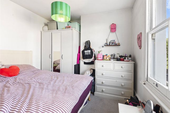 Flat 3, 17, Foulser Road, London photo 4