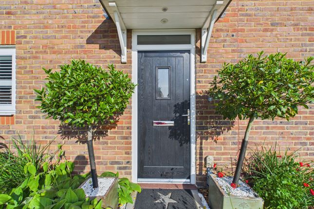 2, Oriel Road, Horsham photo 4