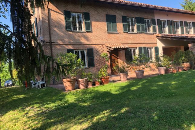 Thumbnail Country house for sale in Hills Close To Town, Nizza Monferrato, Asti, Piedmont, Italy