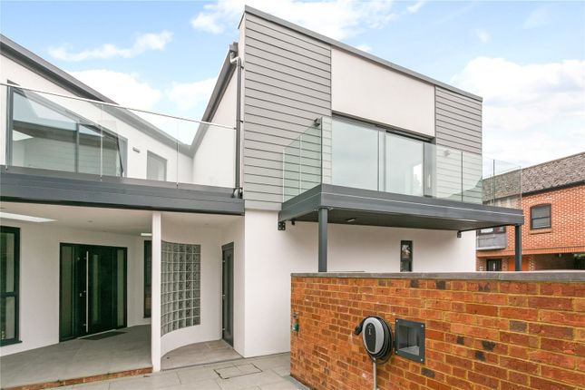 End terrace house for sale in Victoria Mews, 35 Queen Street, Henley-On-Thames