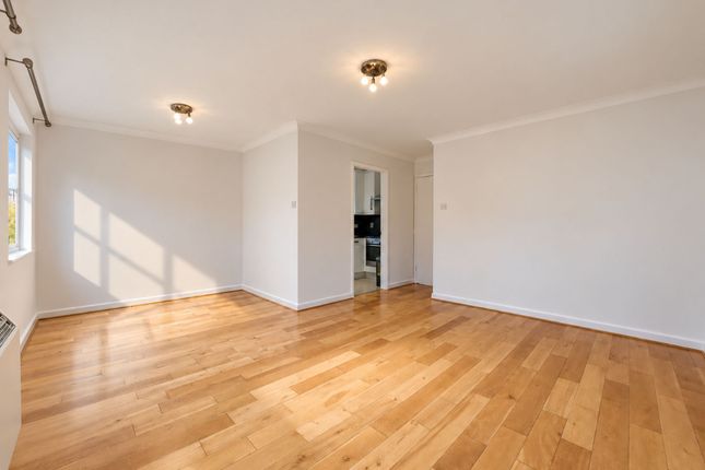 Flat 8, Pippin Court Park Road, Barnet photo 3
