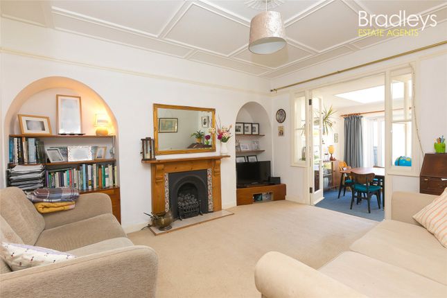 12, Rosparvah Gardens, Penzance photo 3