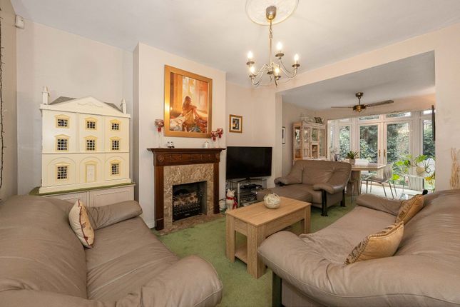 9, Glenthorne Gardens, Ilford photo 2