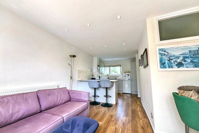 17, Littlecombe Close, Putney photo 5