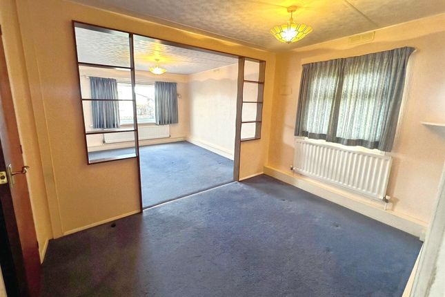 19, Oaklands Park, Dorchester photo 4