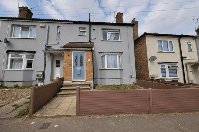 21 Warren Road, Luton photo 2