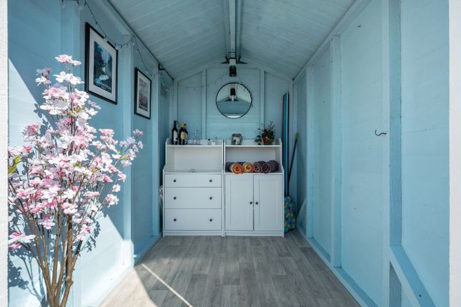 Beach Hut 180,, Marine Crescent, Worthing photo 2