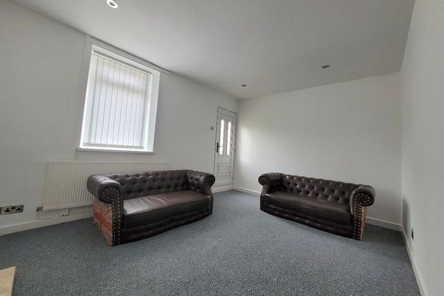 7 Vale Terrace, Tredegar photo 4