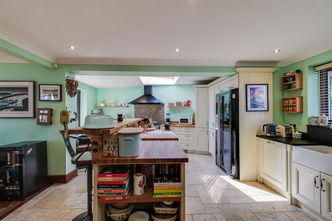 22, Longroyd Farm, Wakefield photo 4