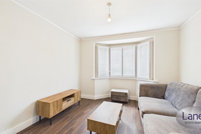 9, Blanche Lane, Potters Bar photo 4