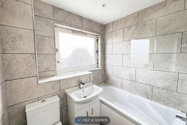 St James Place, Stevenston photo 4