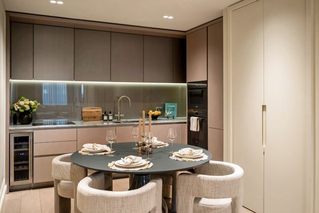Apartment 6,, Holland Park Gate, London photo 3