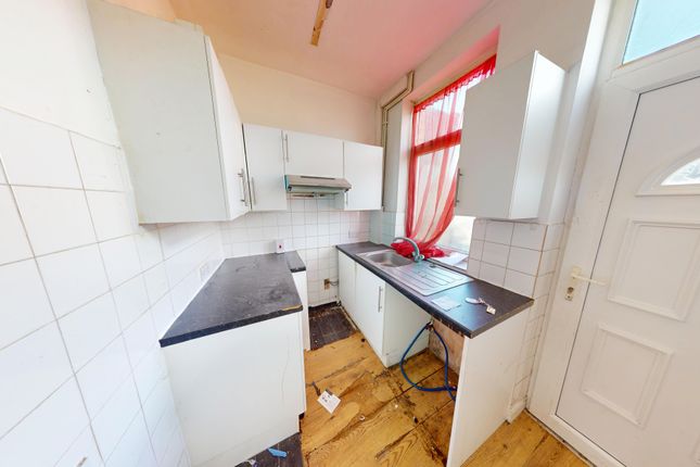 12, Paley Road, Bradford photo 3