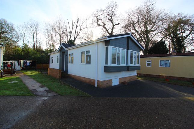 2-bed caravan on 22, Arkley Park, Barnet, £265,000