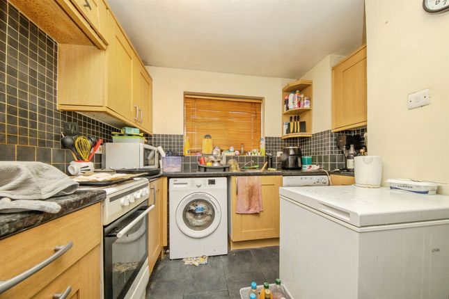 62, Jasmine Close, Ipswich photo 4