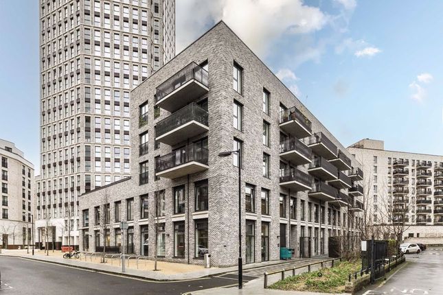 Thumbnail Flat for sale in Glade Path, London