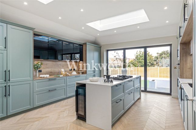 146, Downhills Park Road, London photo 4
