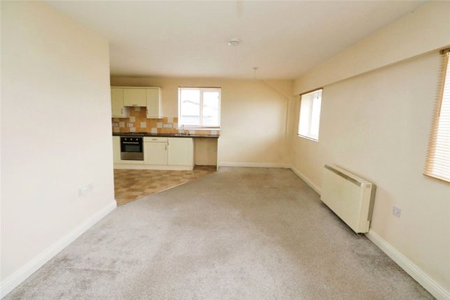 Flat to rent in Kingswood Terrace, North Road, Holsworthy