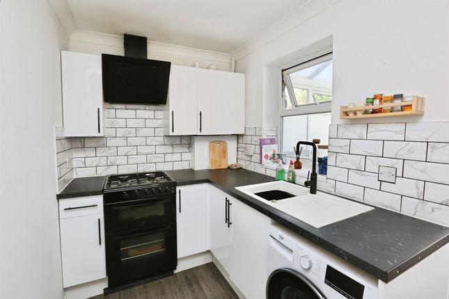 33, Sissinghurst Road, Fareham photo 4