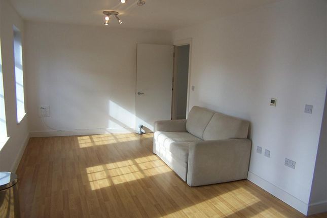 Flat to rent in Apartment 12 Westpoint, Brook Street, Derby